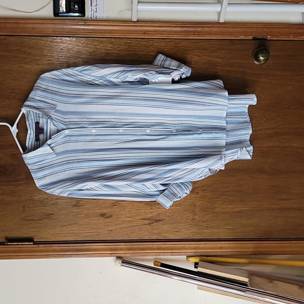 Gloria Vanderbilt Womens shirt...NWT